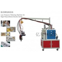 低壓硬泡澆注機