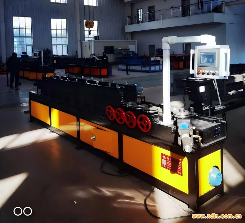 鑫飛揚數(shù)控校平、卷圓、切斷一體機